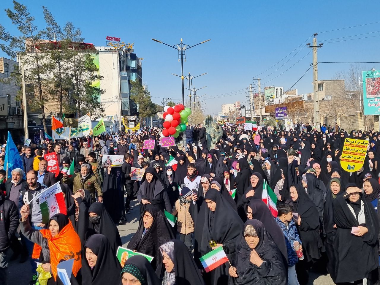 حضور پرشور ساوجی‌ها در جشن ۴۶ سالگی انقلاب