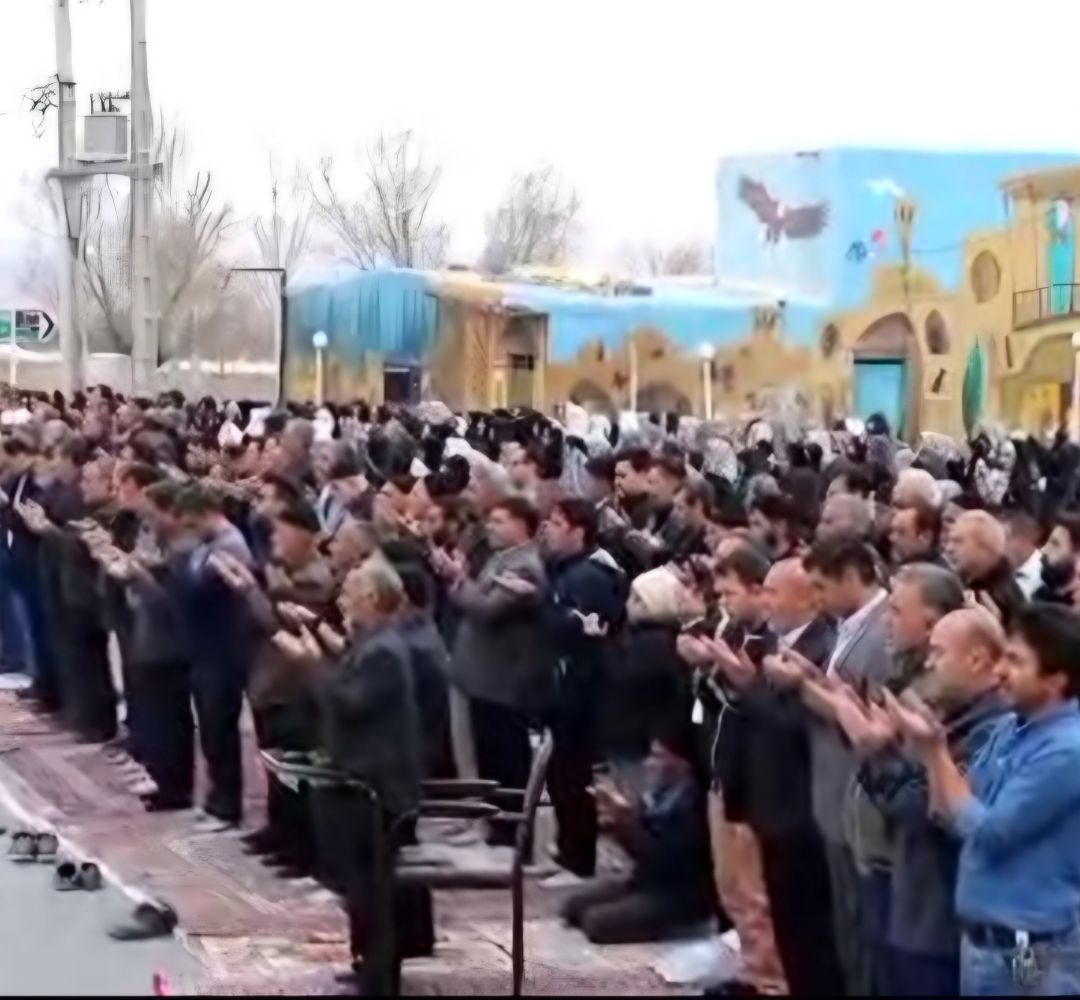پاداش یک ماه بندگی در شهر خنجین