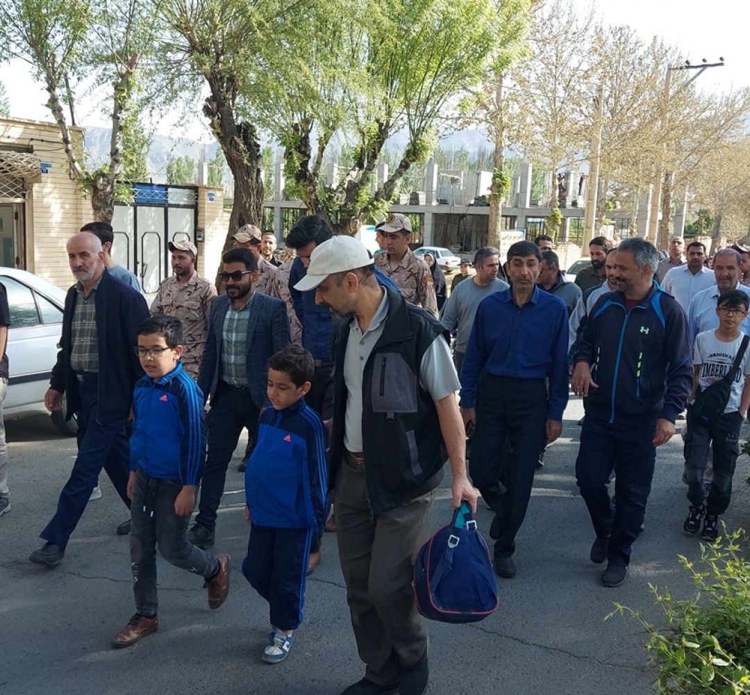 پیاده‌روی خانوادگی در تفرش