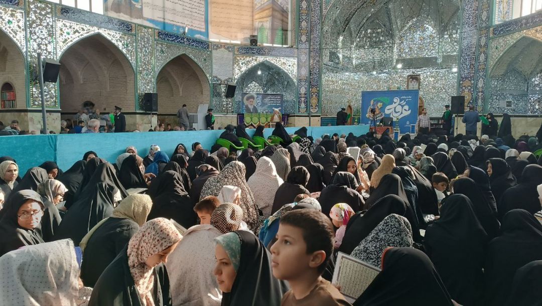 نوای دعای عرفه در ساوه طنین‌انداز شد