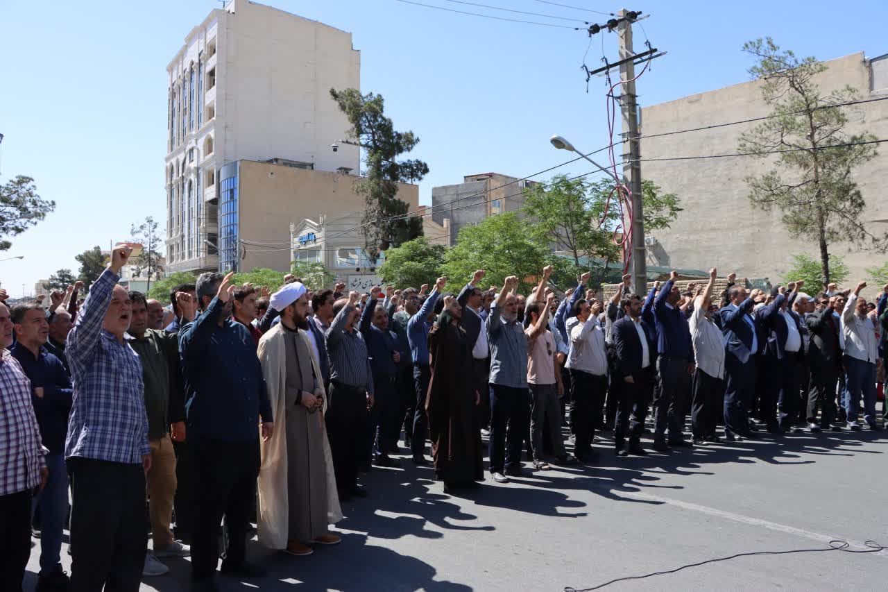 وداع تاریخی ساوجی‌ها با فرزند شهیدشان