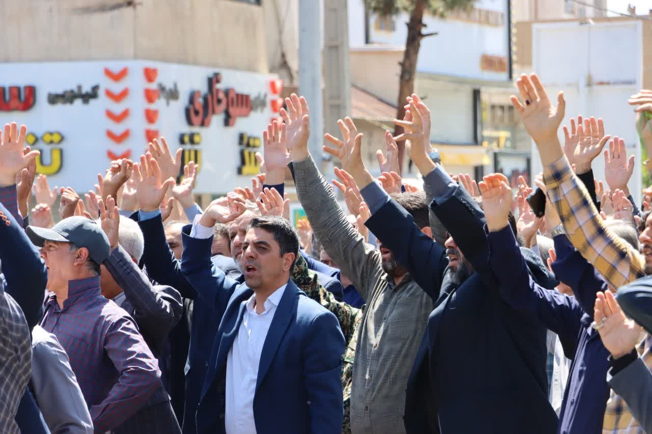 وداع تاریخی ساوجی‌ها با فرزند شهیدشان