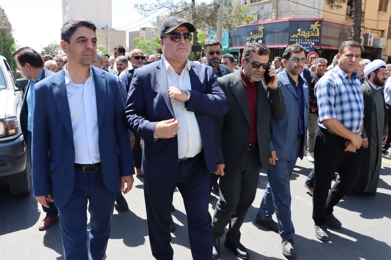 وداع تاریخی ساوجی‌ها با فرزند شهیدشان