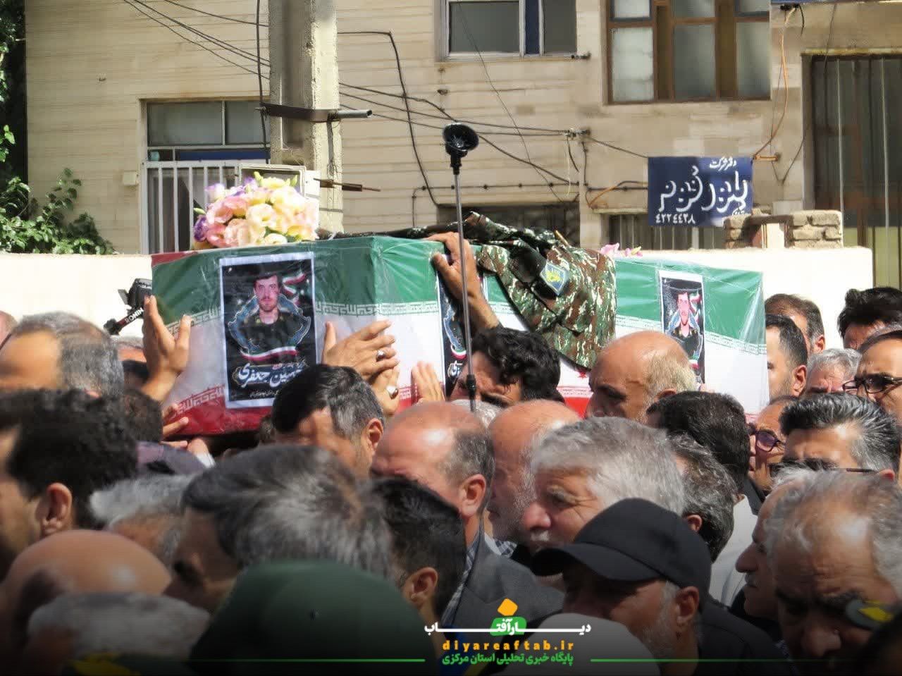تشییع پیکر ۳ شهید در دلیجان