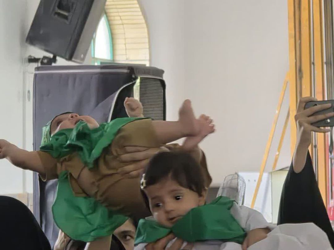 همایش شیرخوارگان حسینی در ساوه برگزار شد