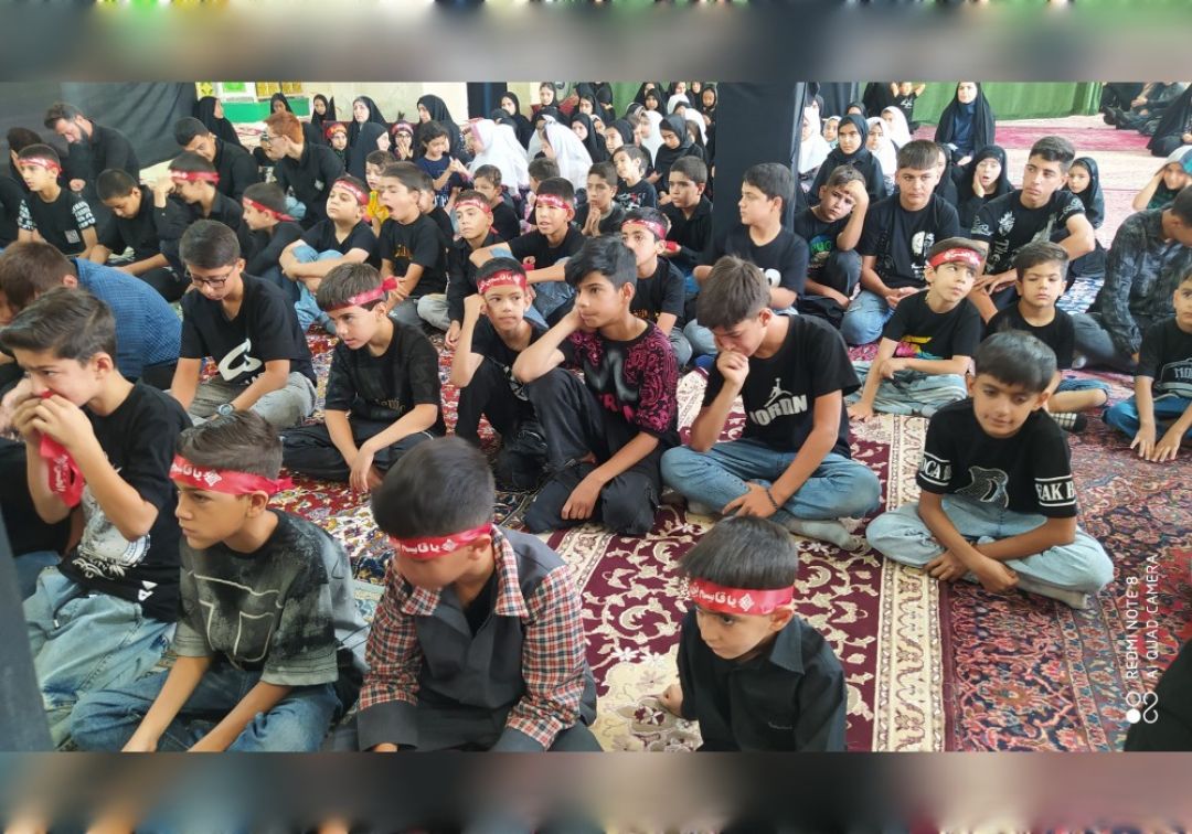 سوگواری «احلی‌من‌العسل» در خنداب برگزار شد