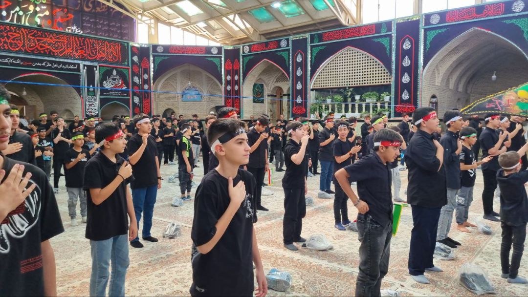 عزاداری نوجوانان ساوجی در سوگواره «احلی من العسل»