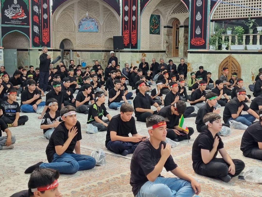 عزاداری نوجوانان ساوجی در سوگواره «احلی من العسل»