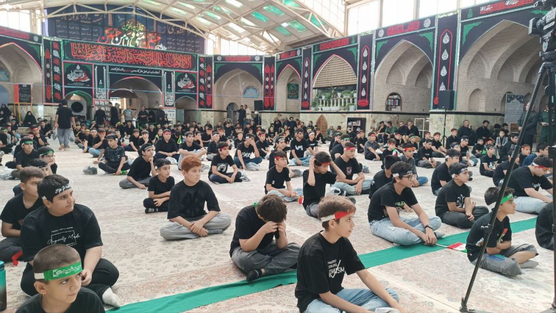 عزاداری نوجوانان ساوجی در سوگواره «احلی من العسل»