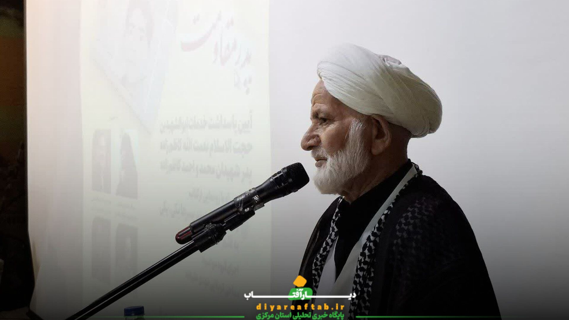 آئین رونمایی کتاب (وقتی که می‌رسند پسرها، یکی‌یکی)
