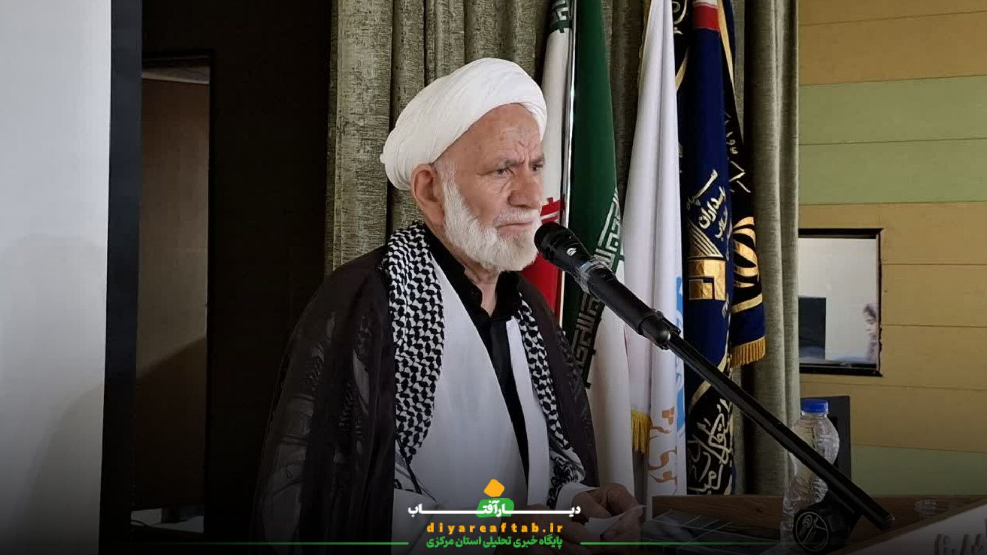 آئین رونمایی کتاب (وقتی که می‌رسند پسرها، یکی‌یکی)