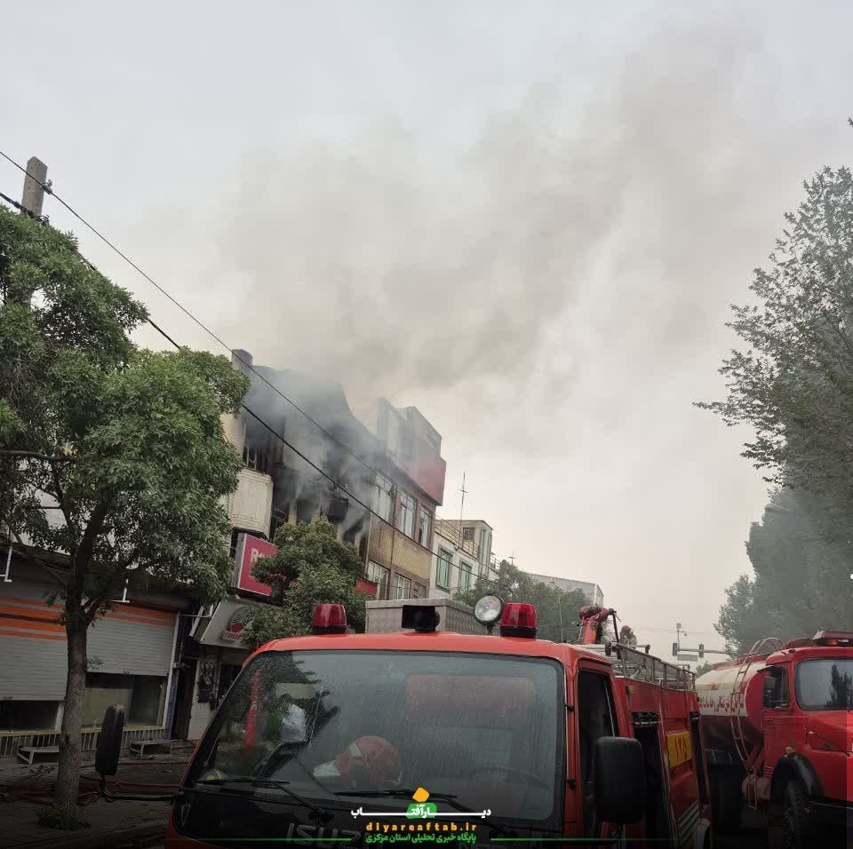 آتش‌سوزی شدید انبار رنگ در اراک