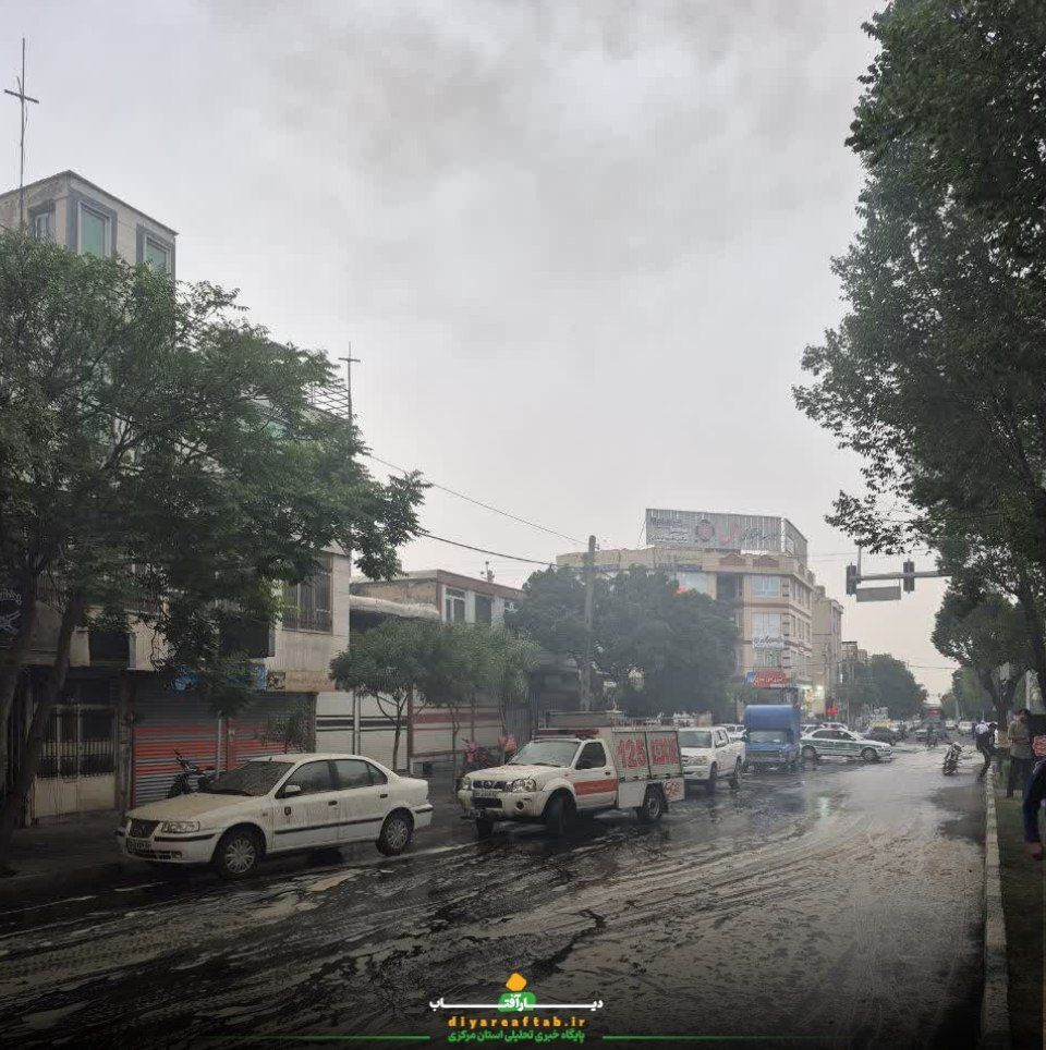 آتش‌سوزی شدید انبار رنگ در اراک