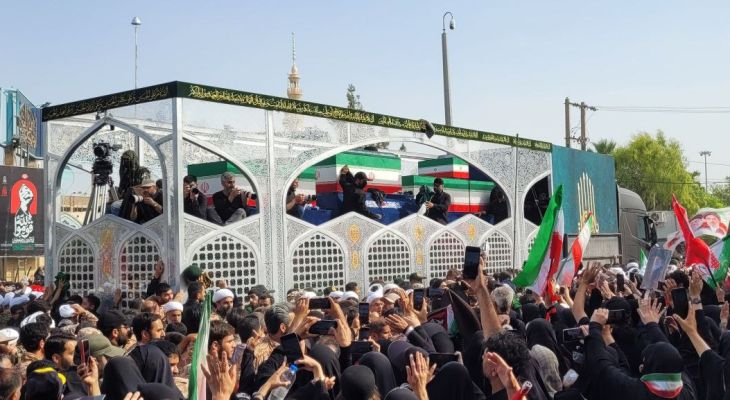 تشییع پیکر رهبر شهید در قم