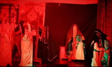 نمایش مذهبی «مادرانه» در ساوه اجرا شد