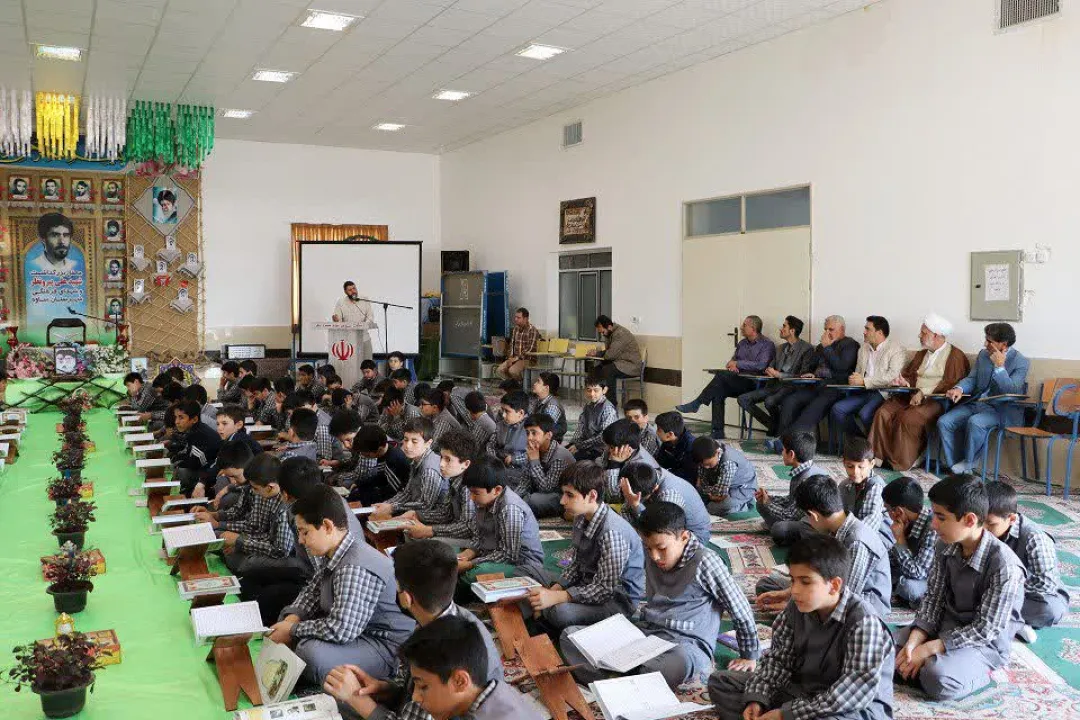 برگزاری محفل دانش‌آموزی انس با قرآن کریم