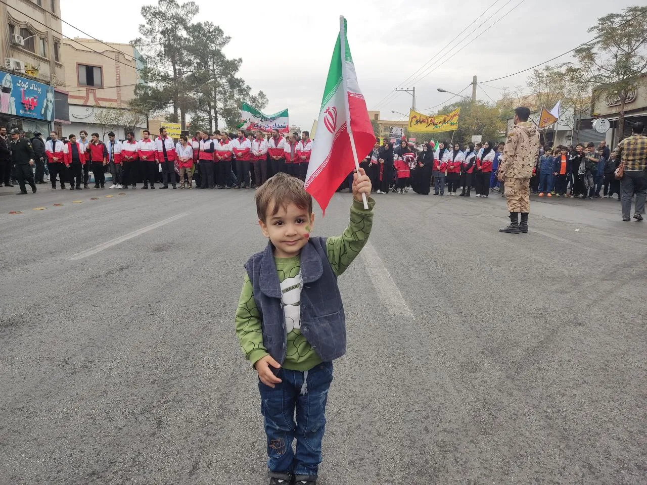 راهپیمایی ۱۳ آبان در ساوه