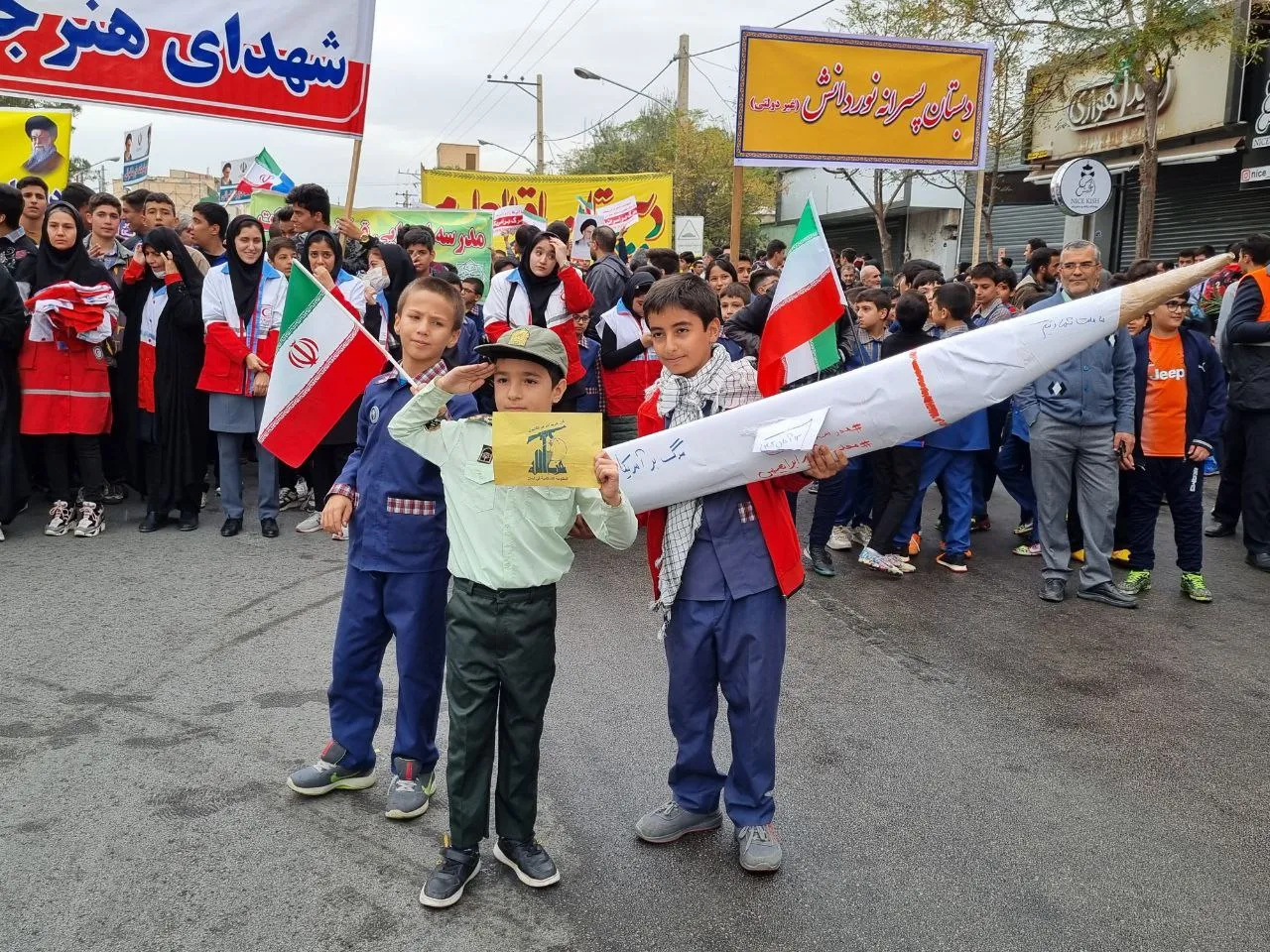 راهپیمایی ۱۳ آبان در ساوه