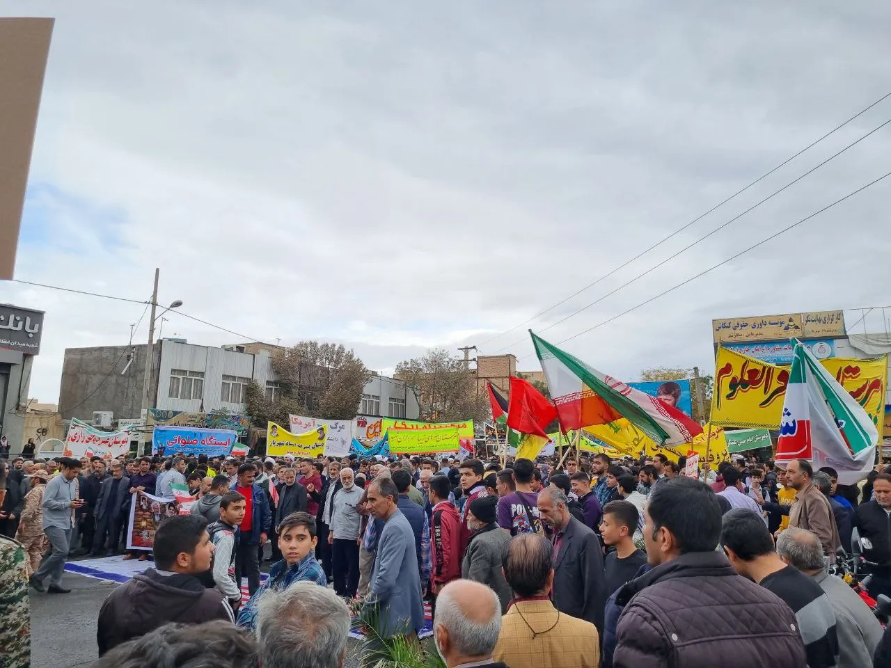 راهپیمایی ۱۳ آبان در ساوه