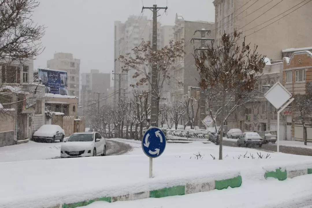 بارش برف زمستانی در کلانشهر اراک