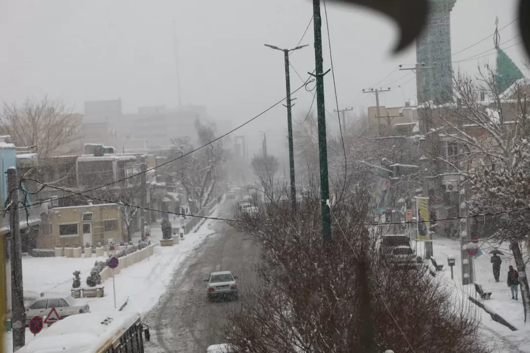 بارش برف زمستانی در کلانشهر اراک