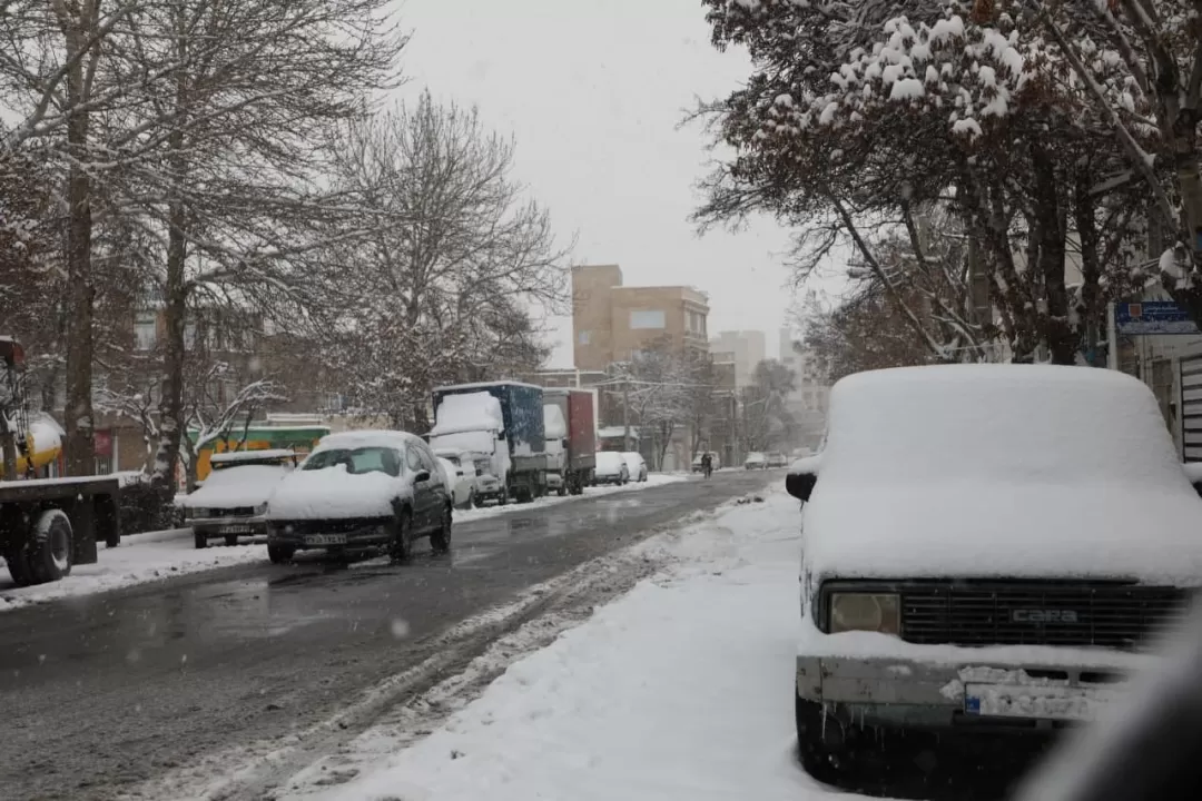 بارش برف زمستانی در کلانشهر اراک