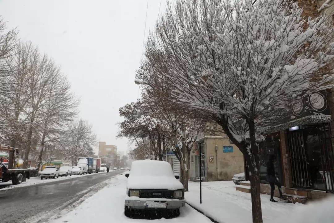 بارش برف زمستانی در کلانشهر اراک