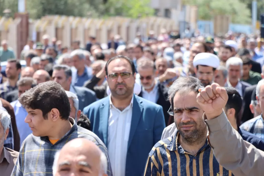 راهپیمایی نمازگزاران ساوجی در حمایت از «وعده صادق»