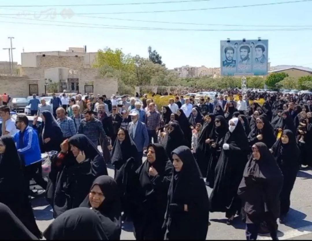 راهپیمایی نمازگزاران ساوجی در حمایت از «وعده صادق»