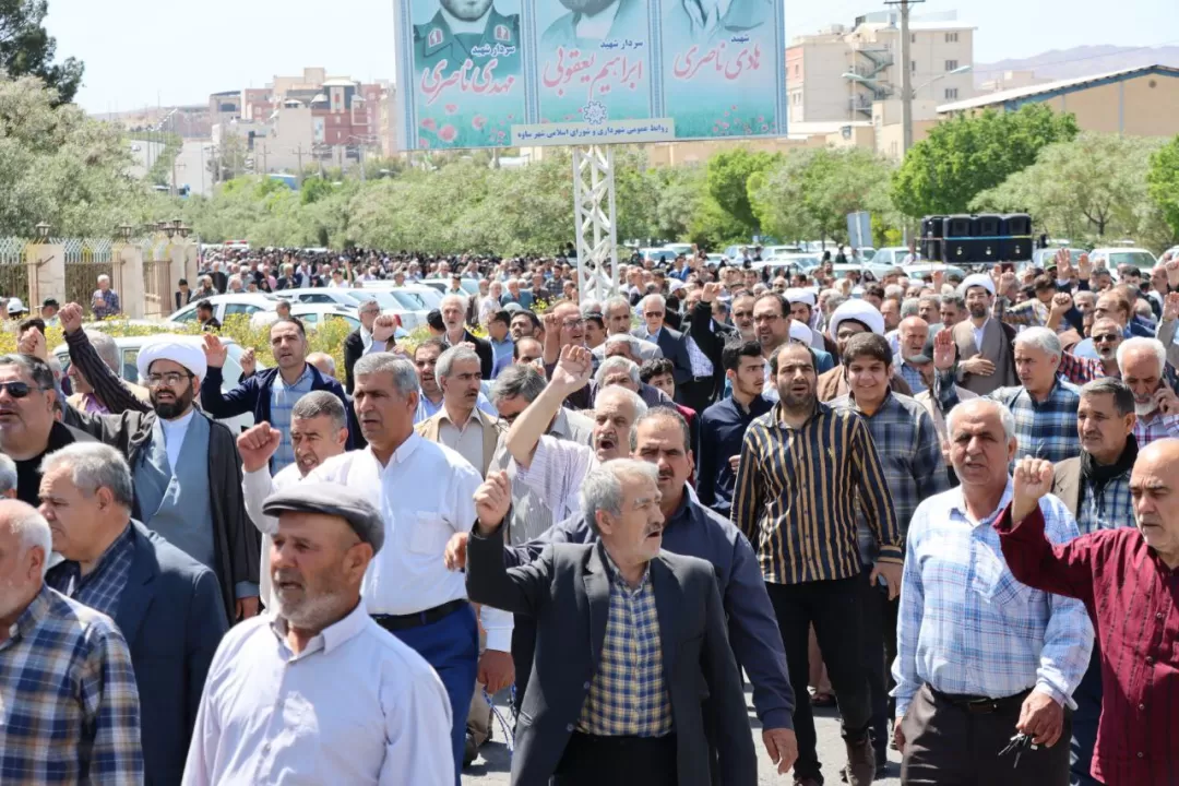 راهپیمایی نمازگزاران ساوجی در حمایت از «وعده صادق»