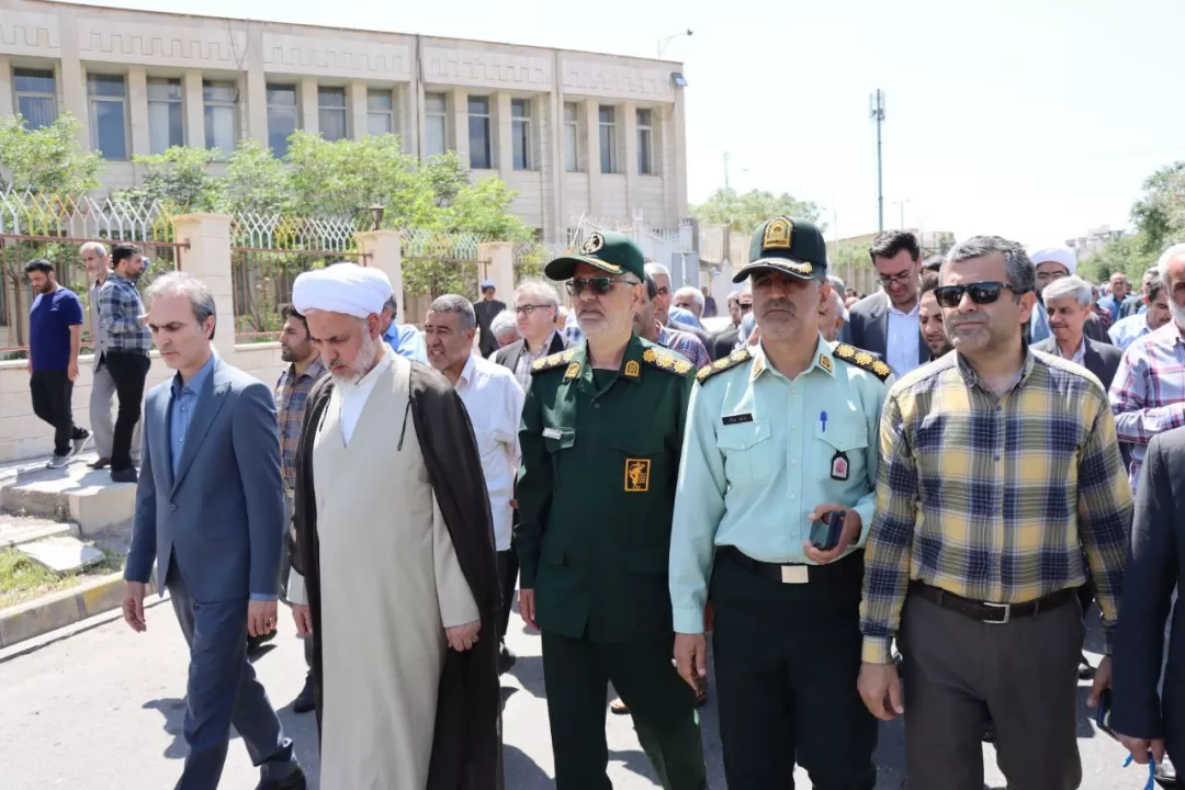 راهپیمایی نمازگزاران ساوجی در حمایت از «وعده صادق»