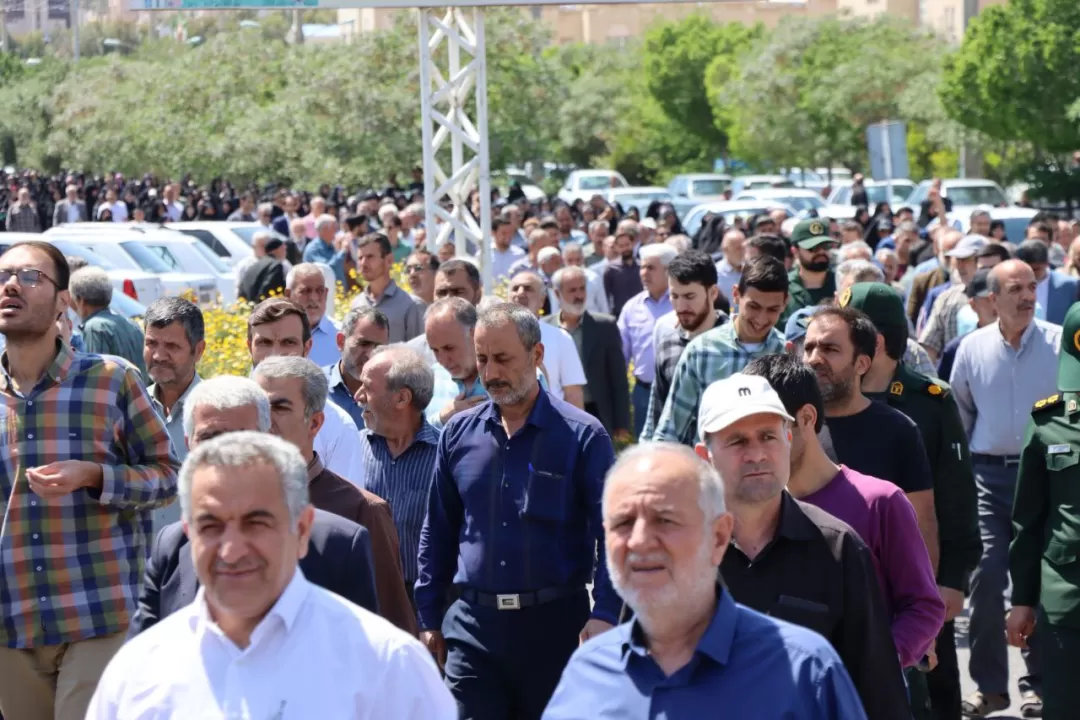 راهپیمایی نمازگزاران ساوجی در حمایت از «وعده صادق»