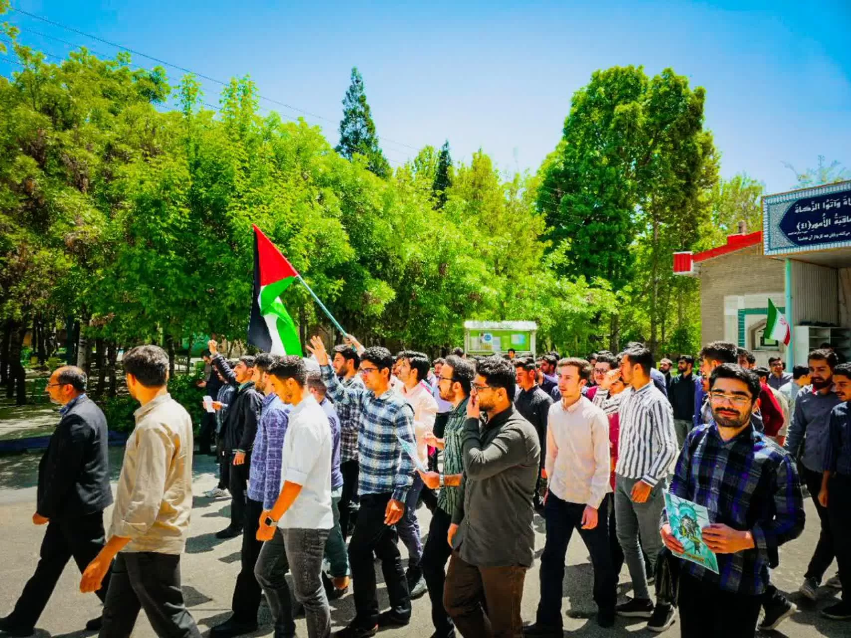 تجمع دانشجویان در حمایت از آزادی‌خواهان حامی فلسطین