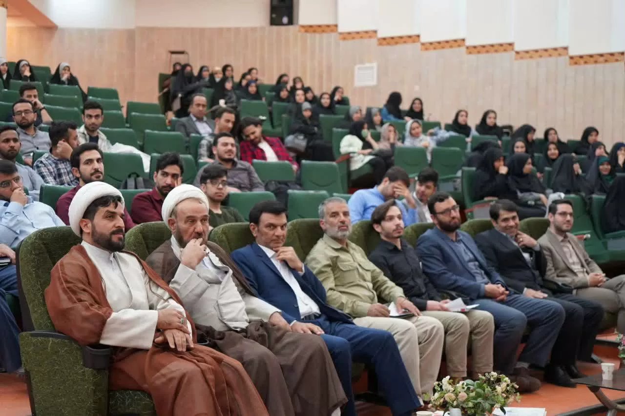 اجتماع اساتید و دانشجویان استان مرکزی