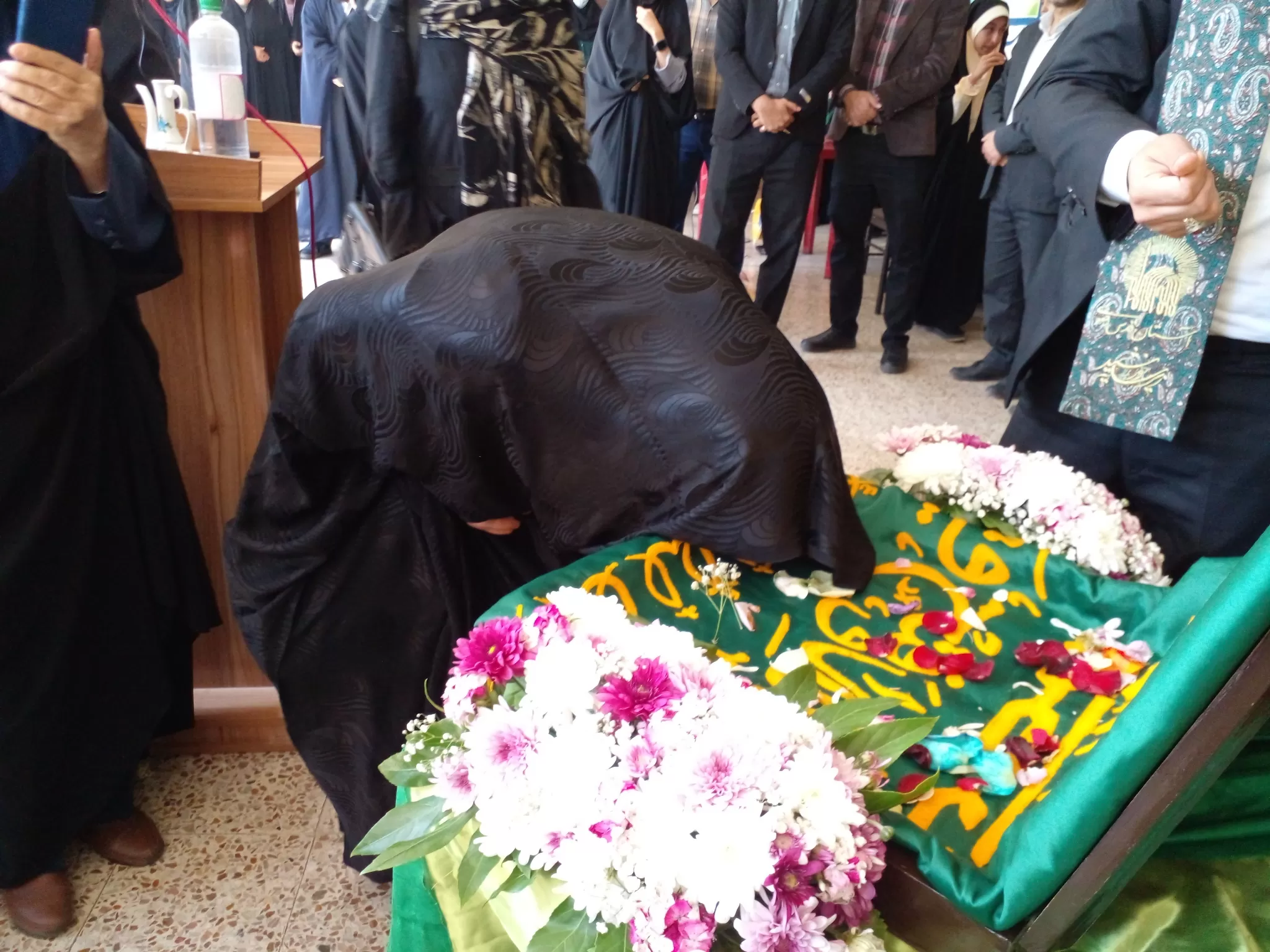 پرچم متبرک رضوی میهمان مدرسه فدک