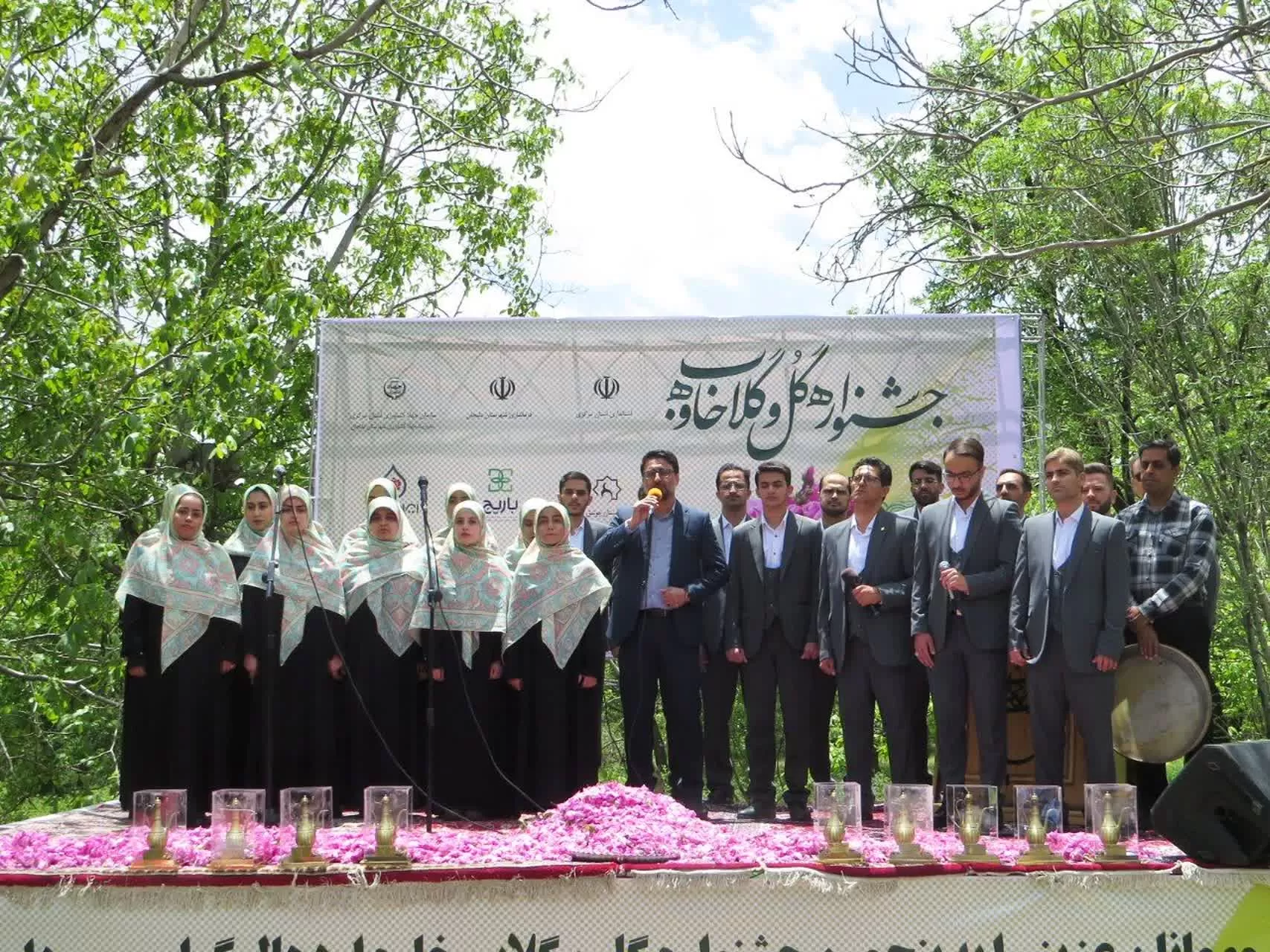جشنواره گل و گلاب در دلیجان