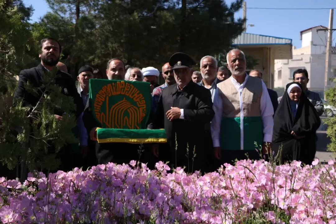 کاروان زیر سایه خورشید در دلیجان