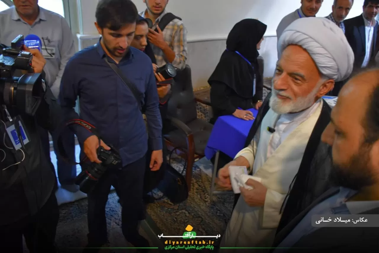نماینده ولی‌فقیه در استان مرکزی رأی داد