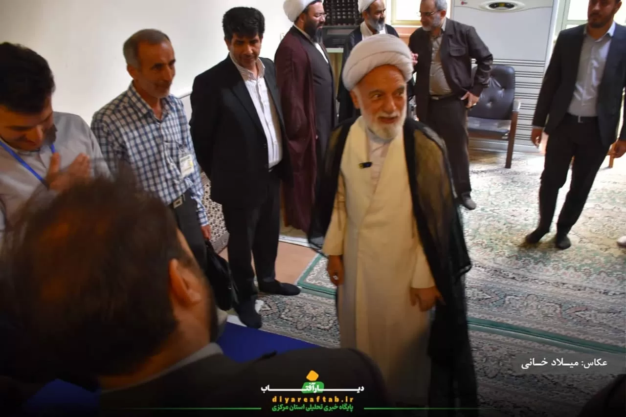 نماینده ولی‌فقیه در استان مرکزی رأی داد