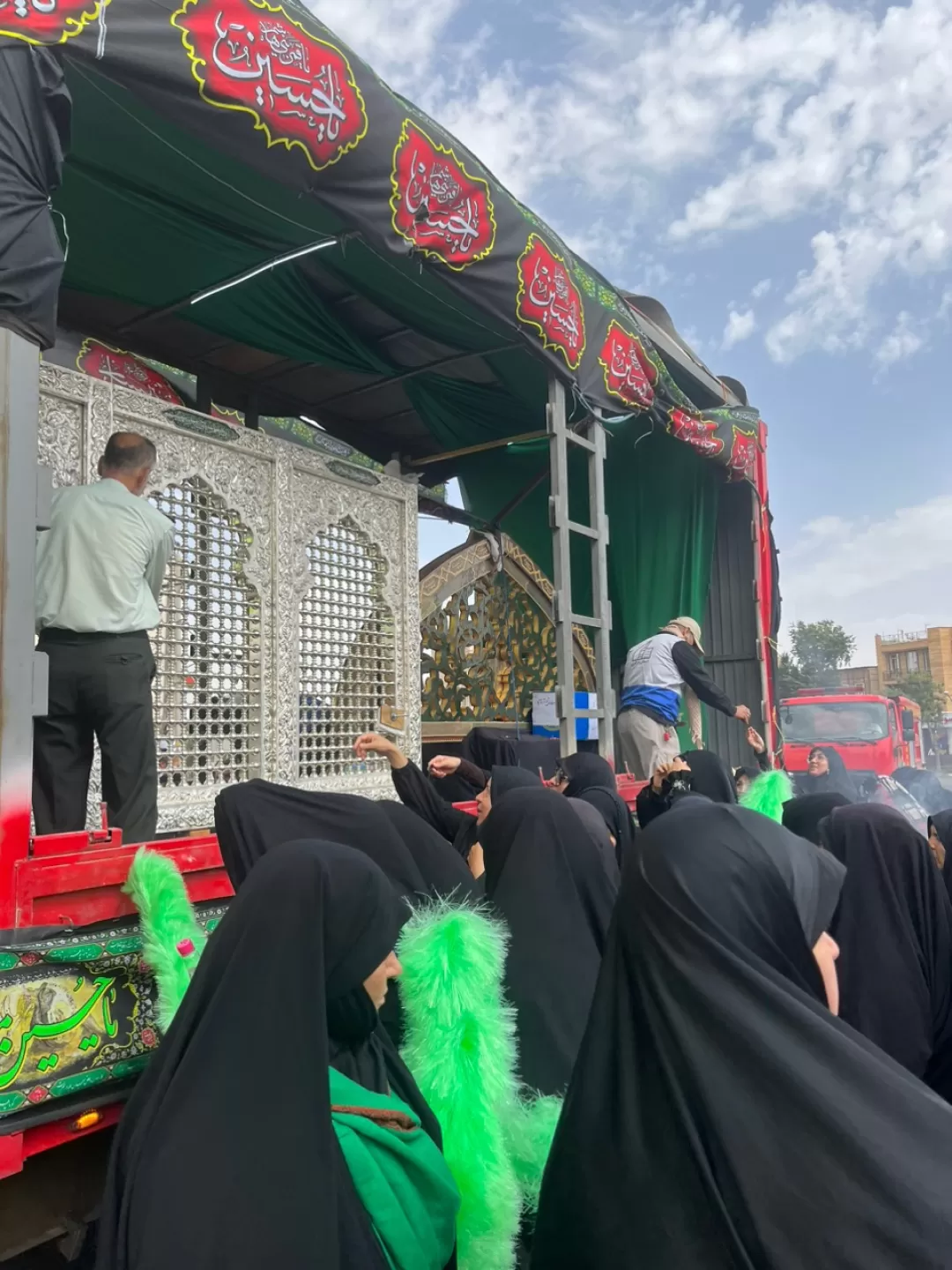 زرندیه میزبان ضریح سرداب امام زمان(عج) شد.
