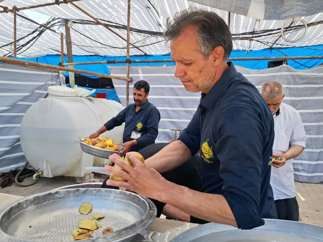 خدمت‌رسانی موکب مردمی ساوه در نجف