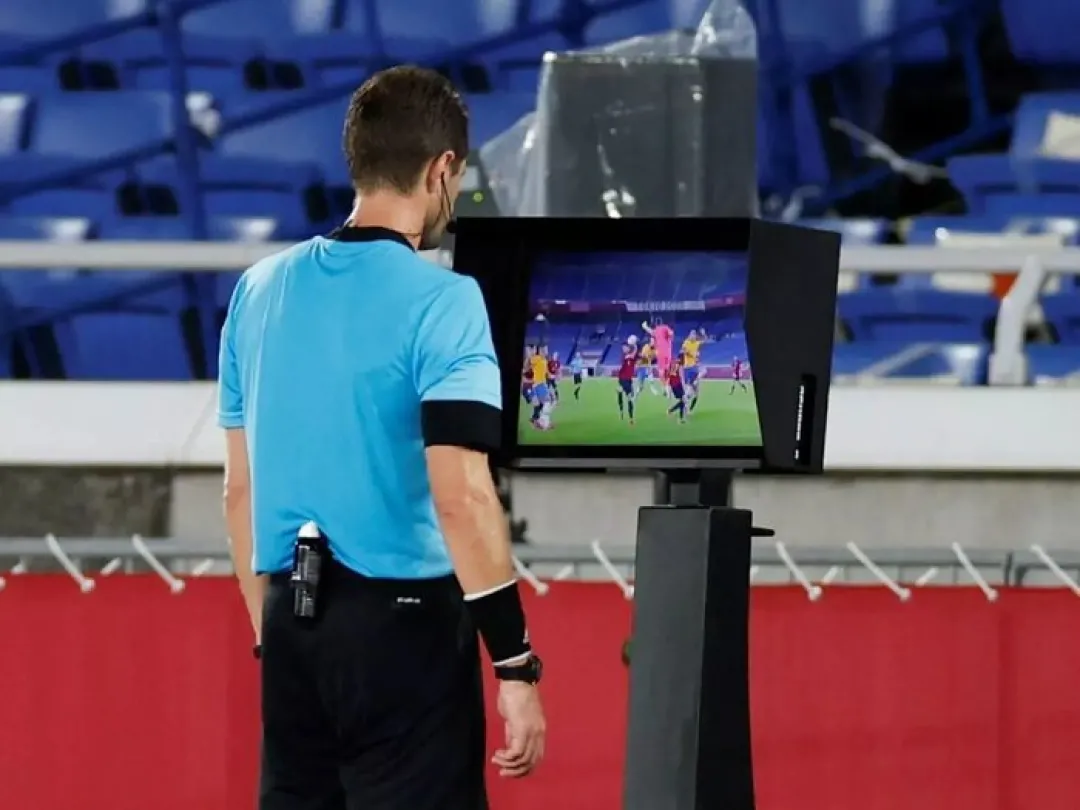 VAR فوتبال ایران در فقر دوربین