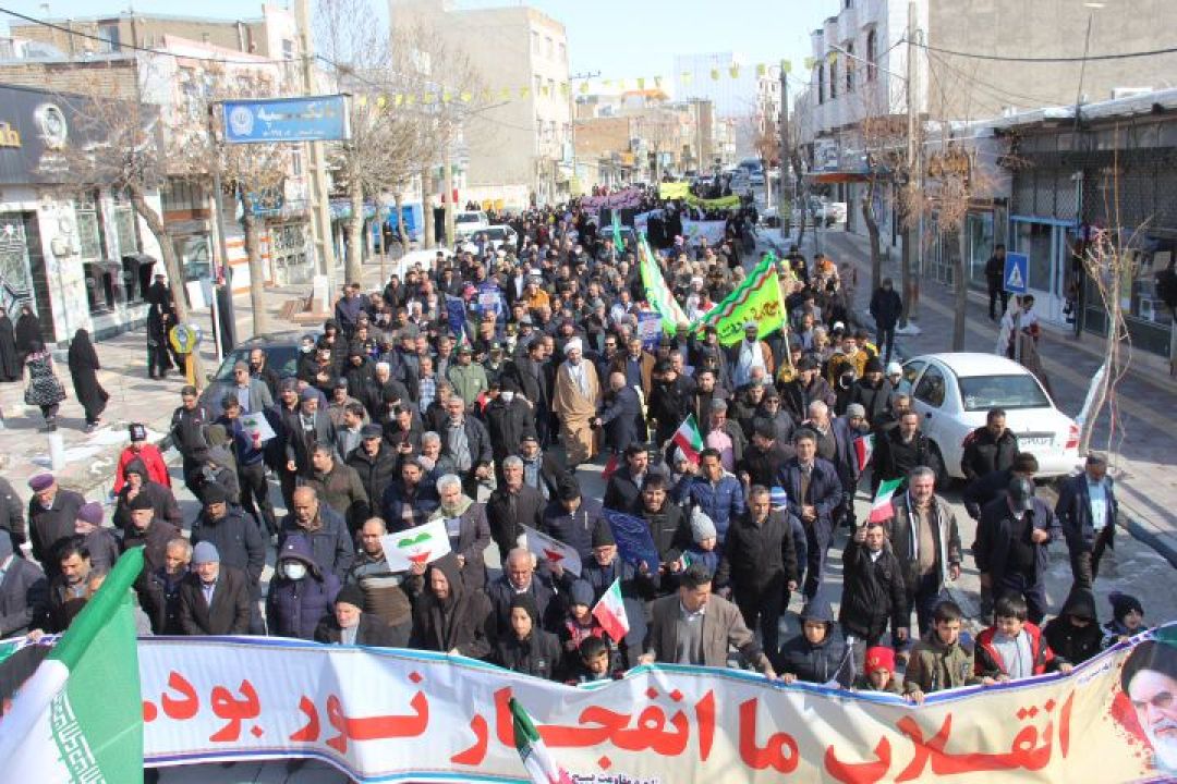 حماسه‌آفرینی کمیجانی‌ها در یوم‌الله ۲۲ بهمن