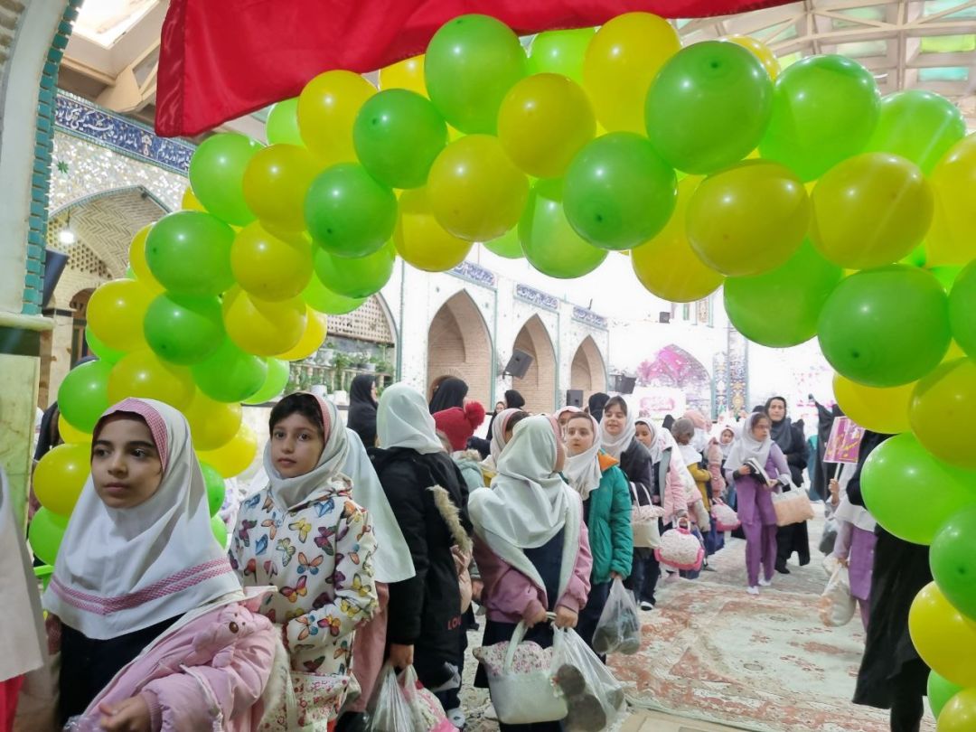 جشن تکلیف دانش‌آموزان دختر ساوجی برگزار شد