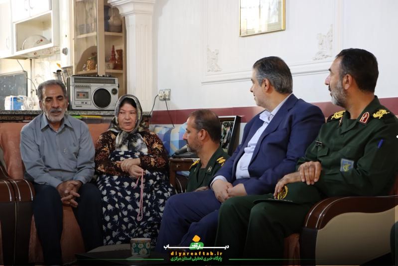 دیدار با خانواده شهید «خرم گلمحمدی»
