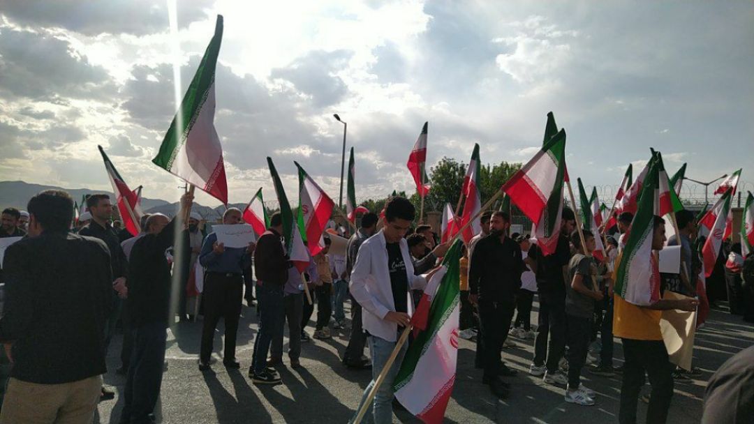 تجمع دانشجویان در حمایت از فناوری هسته‌ای