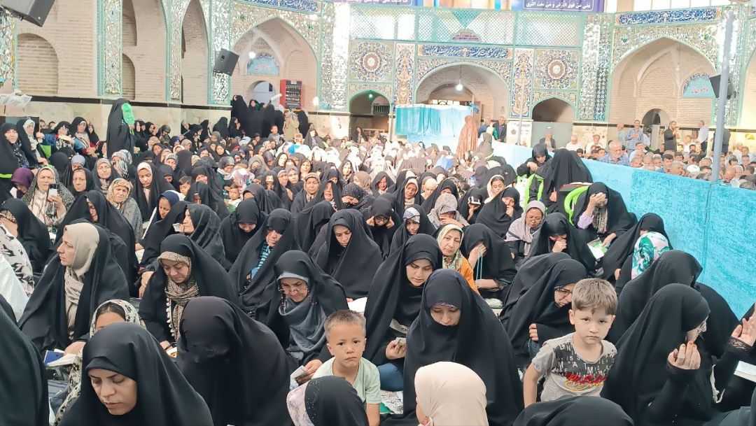 نوای دعای عرفه در ساوه طنین‌انداز شد