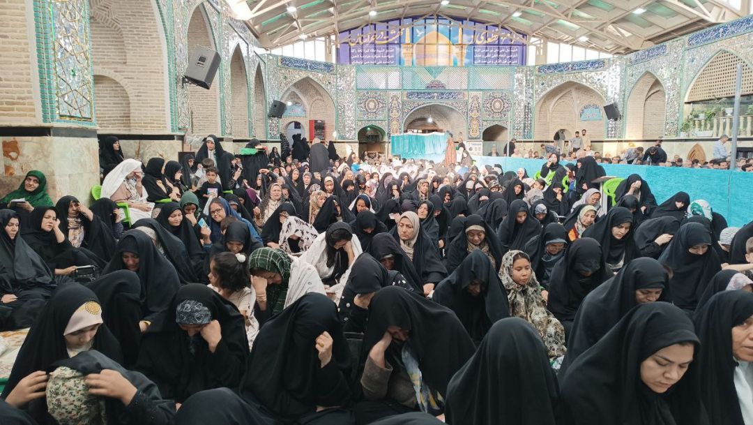 نوای دعای عرفه در ساوه طنین‌انداز شد