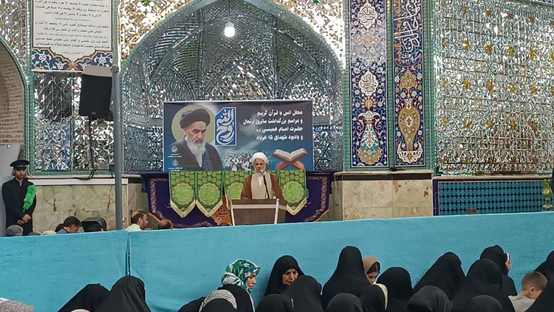 نوای دعای عرفه در ساوه طنین‌انداز شد