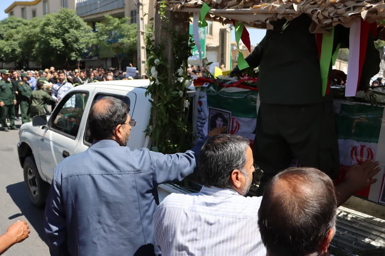 وداع تاریخی ساوجی‌ها با فرزند شهیدشان